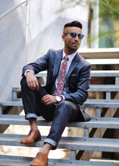 should tie match pants