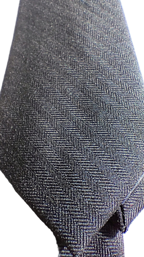 1000002671_a4fff99e-4370-4441-9528-ab5bbae200de-4 Back to Black